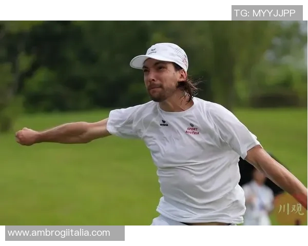 周军独家分享飞盘技巧与心得体会助你提升投掷与接盘水平 周军独家分享飞盘技巧与心得体会助你提升投掷与接盘水平