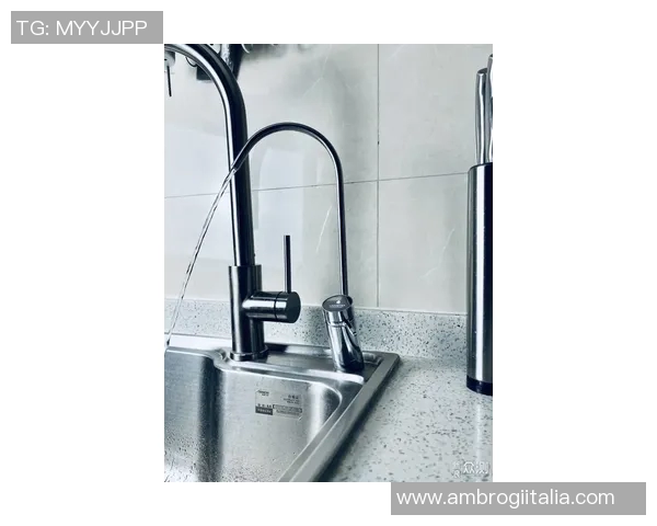 攀岩装备选购指南：如何选择适合你的头盔推荐与技巧