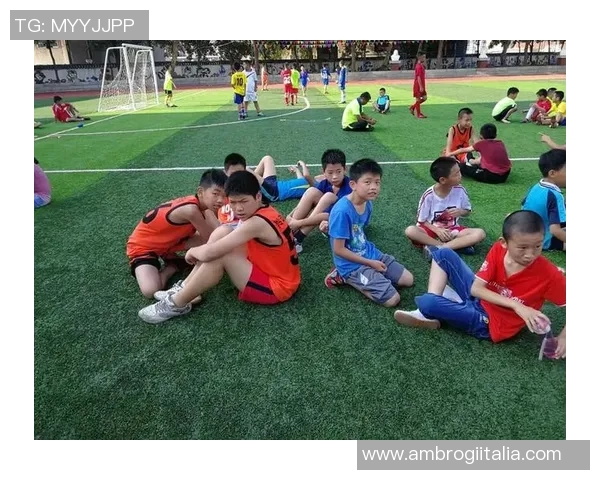 刘丽专访:从绿茵场到人生舞台的足球旅程回顾与反思 刘丽专访:从绿茵场到人生舞台的足球旅程回顾与反思