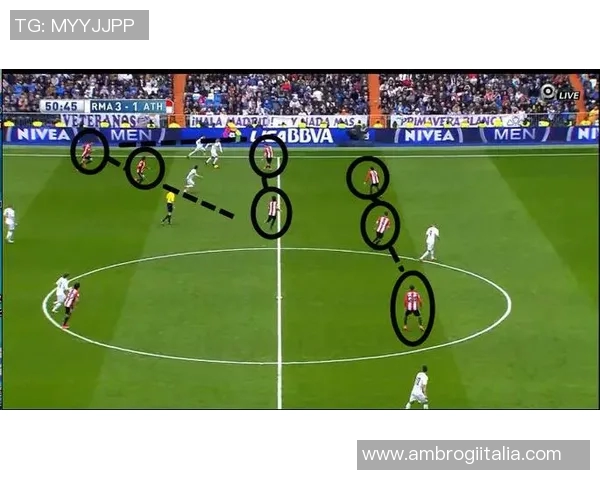 广州网球队与深圳网球队赛后复盘分析团队协作的关键因素与表现 广州网球队与深圳网球队赛后复盘分析团队协作的关键因素与表现