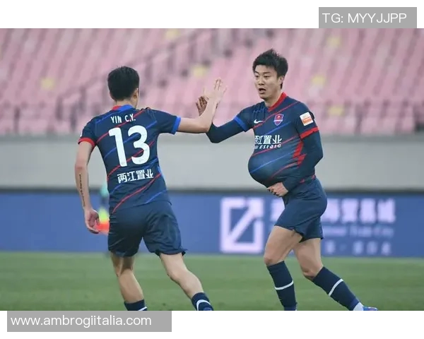 重庆羽毛球队配合排名创新高展现团队实力与竞技水平提升 重庆羽毛球队配合排名创新高展现团队实力与竞技水平提升