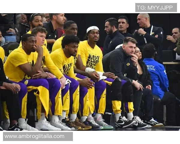 热火与湖人激战G2关键时刻谁能逆转局势争夺总冠军荣耀