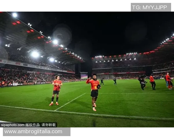 清水鼓动与湘南比马激战正酣球迷期待精彩对决与精彩进球