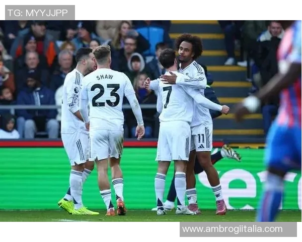 詹俊解说巴黎对曼联精彩对决全场回顾与战术分析