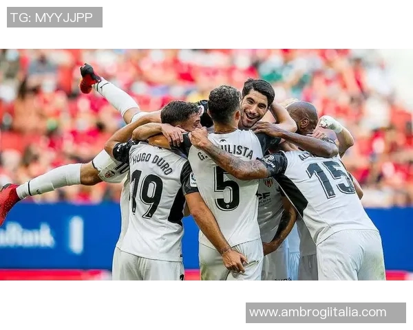 卡素尔与奥咸的精彩对决揭示足球战术与团队合作的完美结合