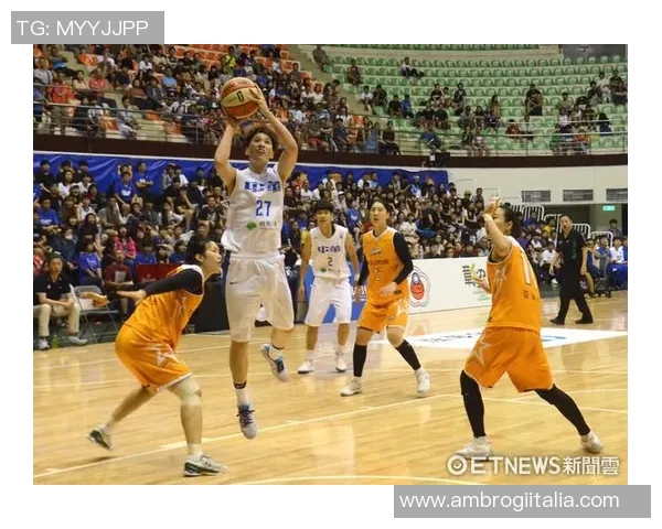 琼斯杯中华蓝队迎战日本队全力争胜展现篮球风采