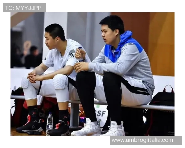 高诗岩：从青涩新星到篮球场上的闪耀巨星之路